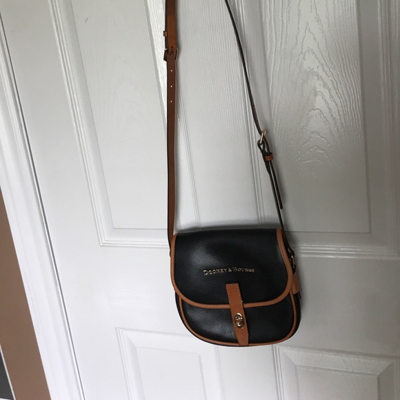 NWOT-Dooney and Bourke Field Bag - Picture 3 of 11